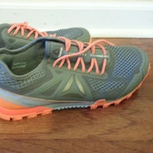 Reebok All Terrain Super 3.0 size 8 Like New